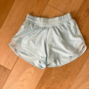 Lululemon hotty hot shorts size 2, 4' length
